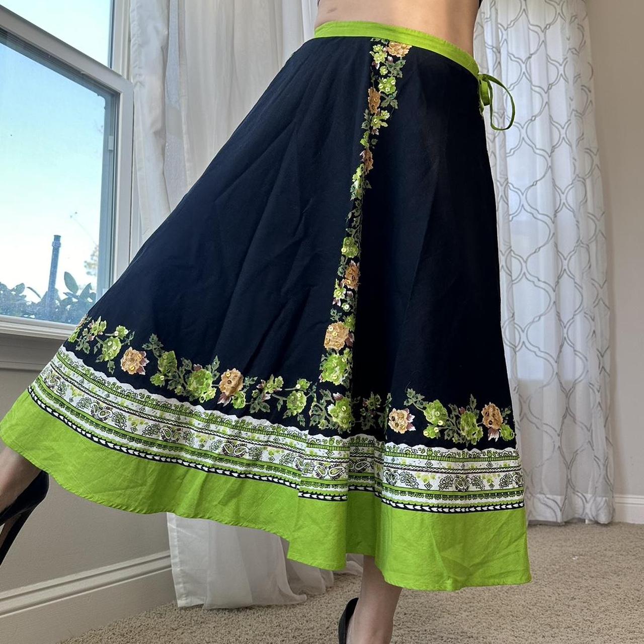 Women's Black and Green Skirt