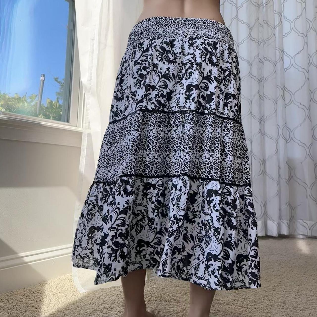 Women's White and Black Skirt