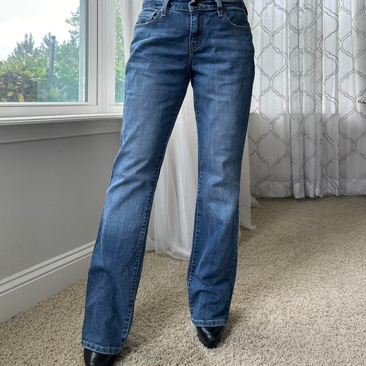 Levi's Women's Blue and Navy Jeans