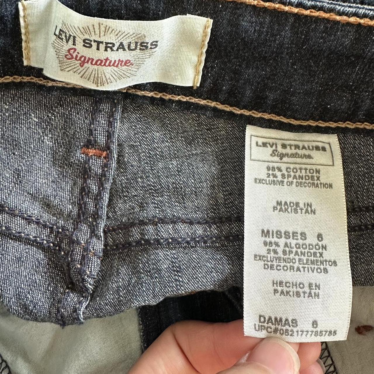 Levi's Women's Blue and Navy Jeans
