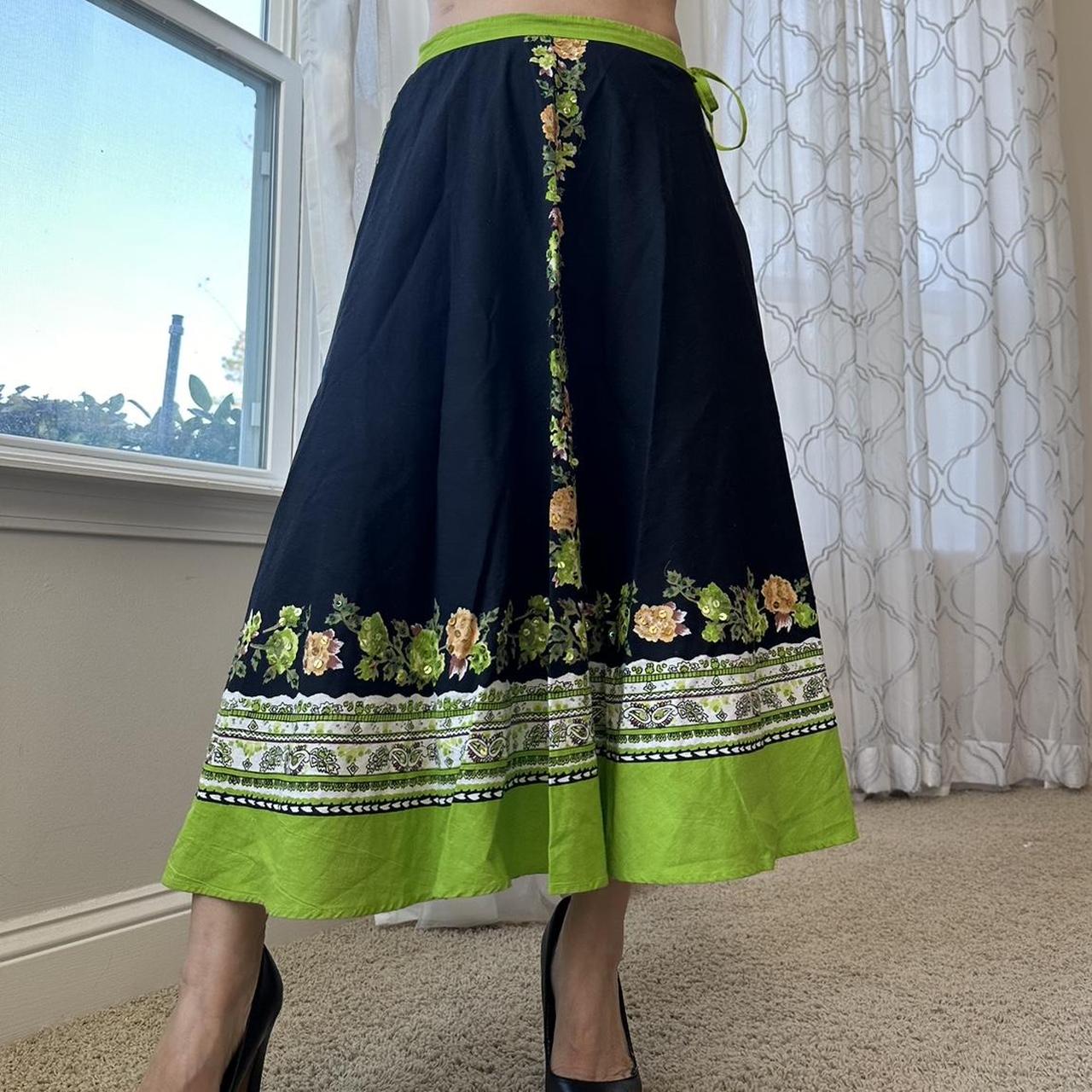 Women's Black and Green Skirt