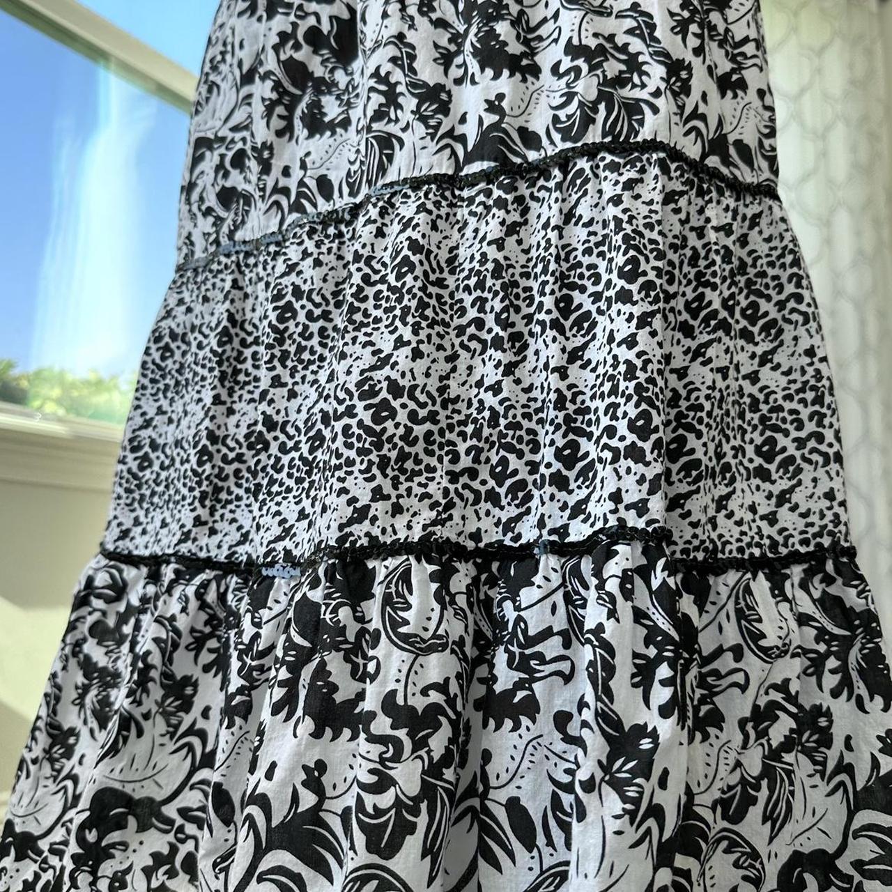 Women's White and Black Skirt